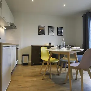 https://le-fier-pied-a-terre-annecien.hotels-rhonealpes.com